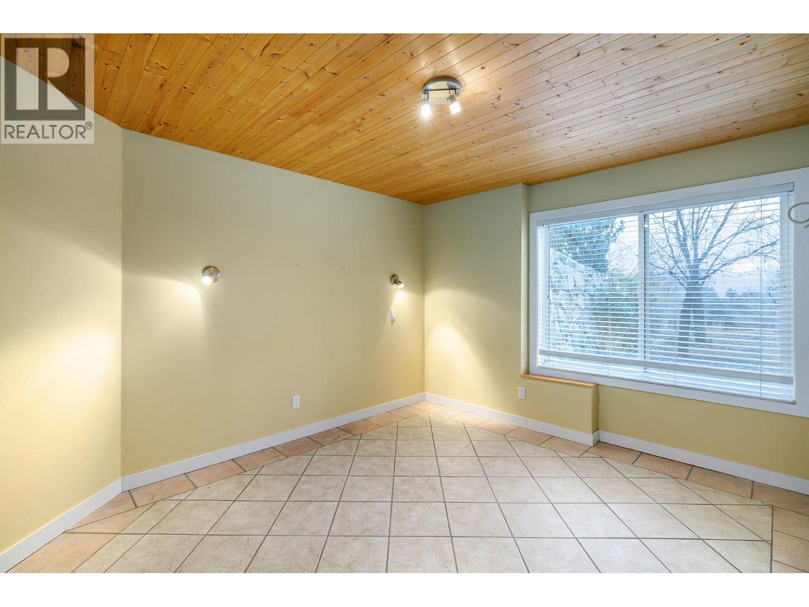 2761 Olalla Road, West Kelowna, BC - Indoor Photo Showing Other Room