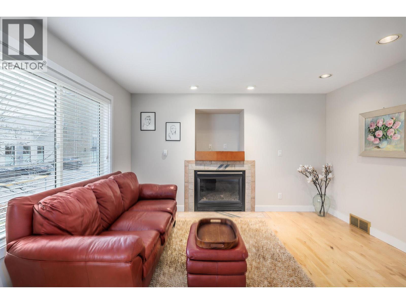 2761 Olalla Road, West Kelowna, BC - Indoor Photo Showing Living Room With Fireplace