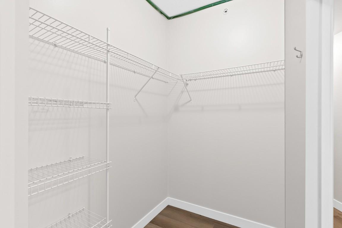 706-1075 Sunset Drive, Kelowna, BC - Indoor With Storage