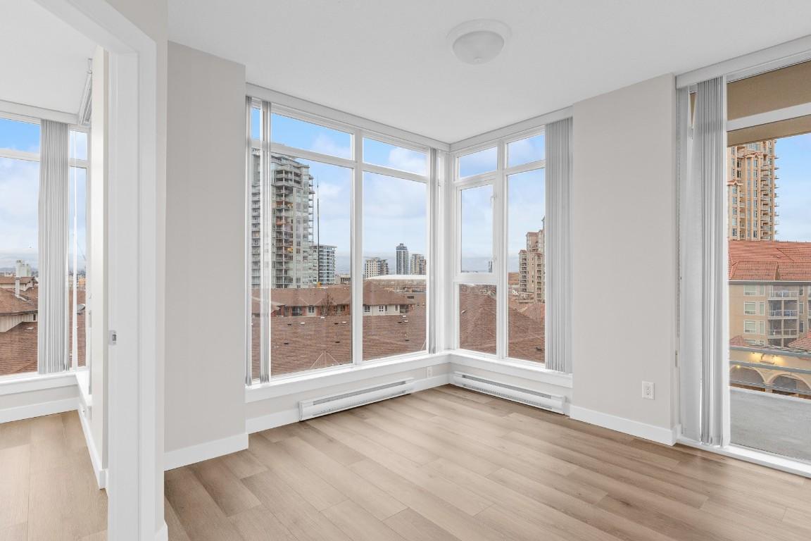 706-1075 Sunset Drive, Kelowna, BC - Indoor Photo Showing Other Room