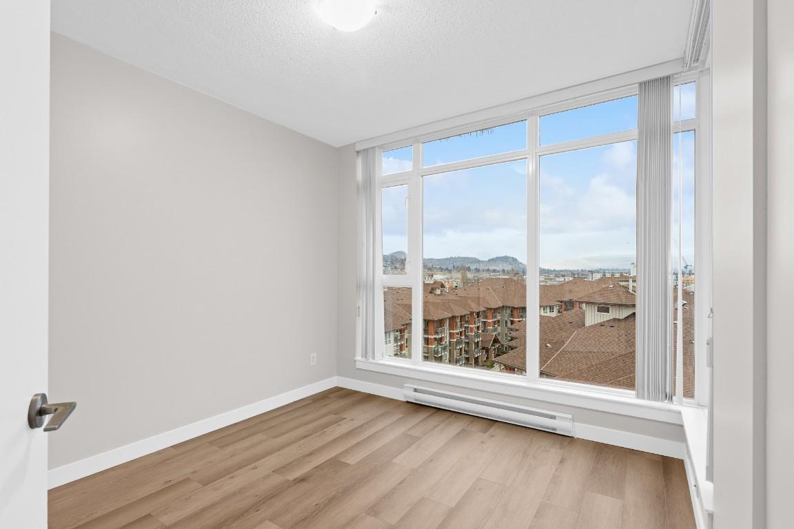 706-1075 Sunset Drive, Kelowna, BC - Indoor Photo Showing Other Room