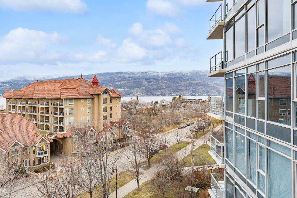706-1075 Sunset Drive, Kelowna, BC - Outdoor