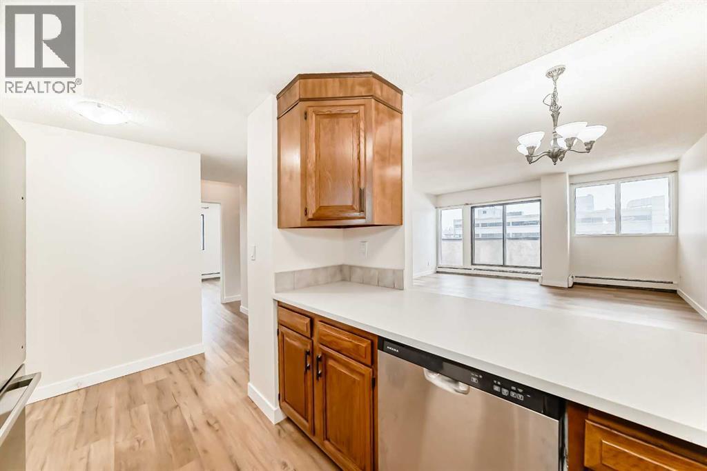 603, 330 15 Avenue Sw, Calgary, AB - Indoor Photo Showing Kitchen