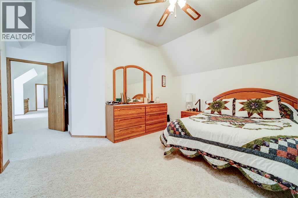 161078 Twp 132 Road, Vauxhall, AB - Indoor Photo Showing Bedroom