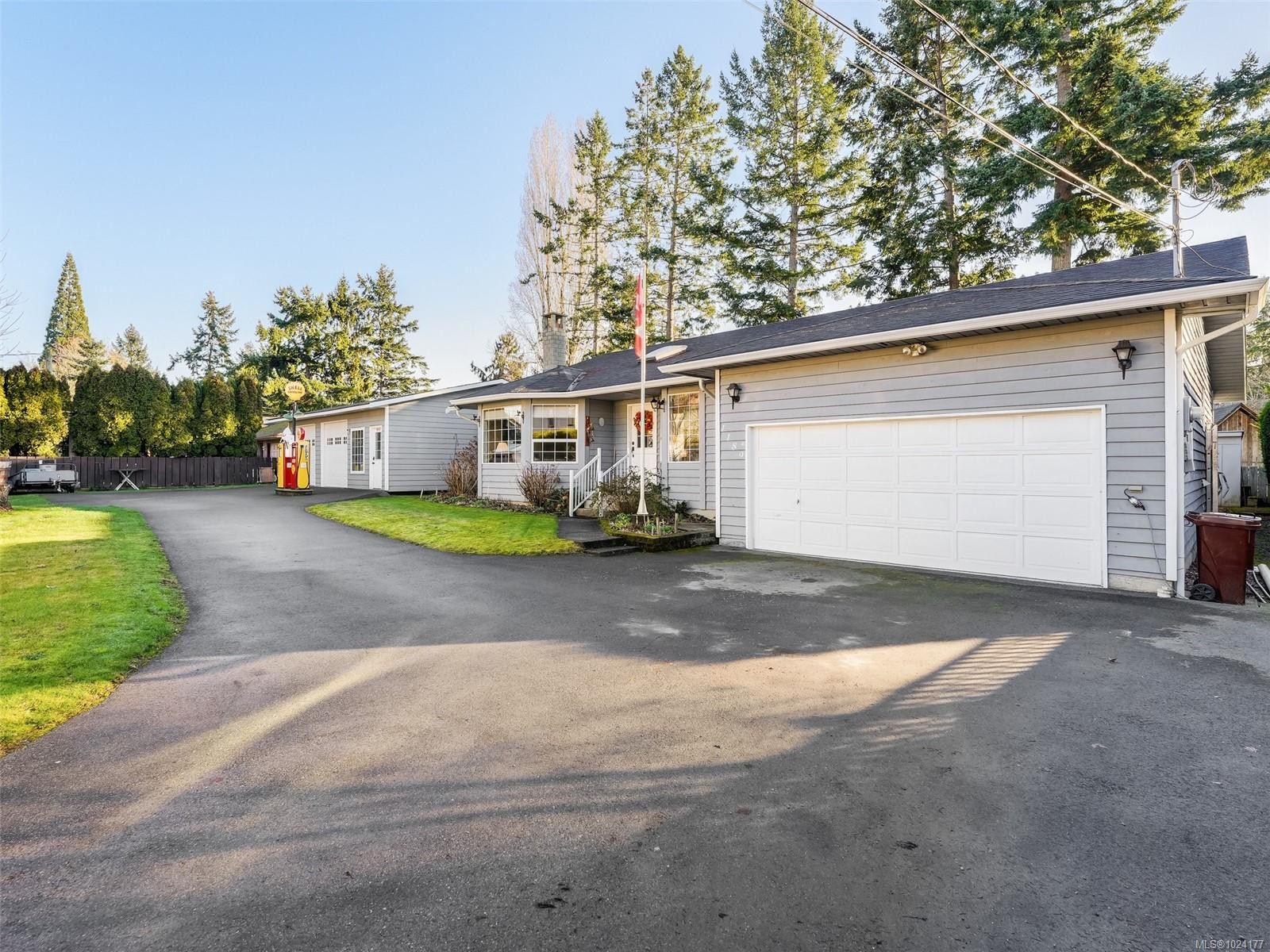 1189 Marchant Rd, Central Saanich, BC