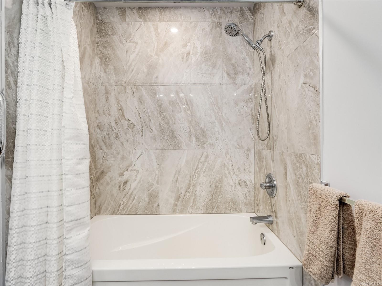 1189 Marchant Rd, Central Saanich, BC