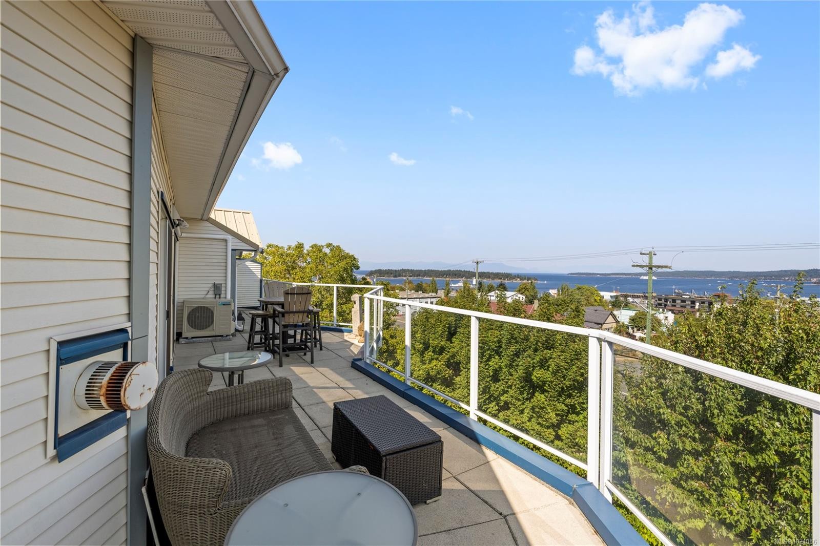 401-650 Prideaux St, Nanaimo, BC - Outdoor With Body Of Water With Exterior