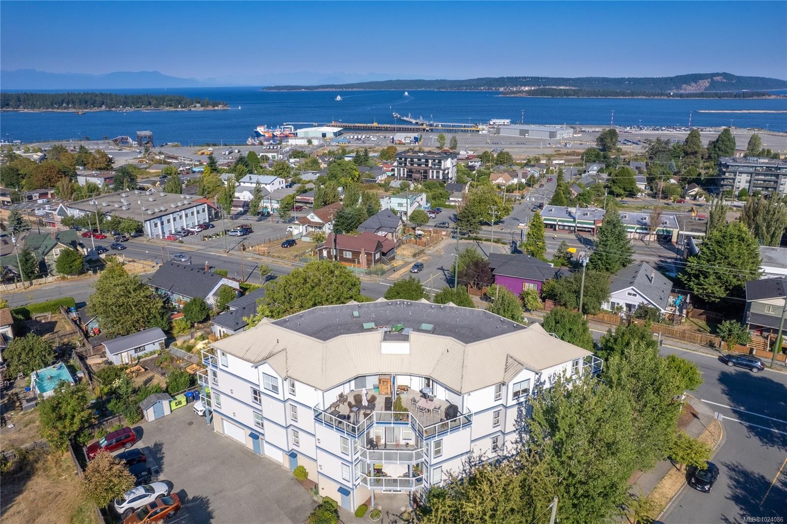401-650 Prideaux St, Nanaimo, BC - Outdoor With Body Of Water With View