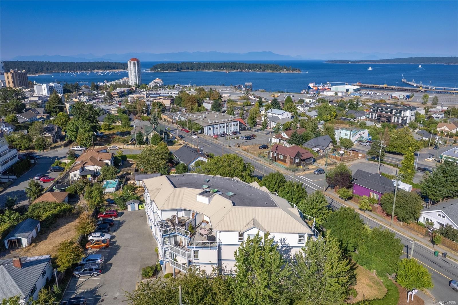 401-650 Prideaux St, Nanaimo, BC - Outdoor With Body Of Water With View