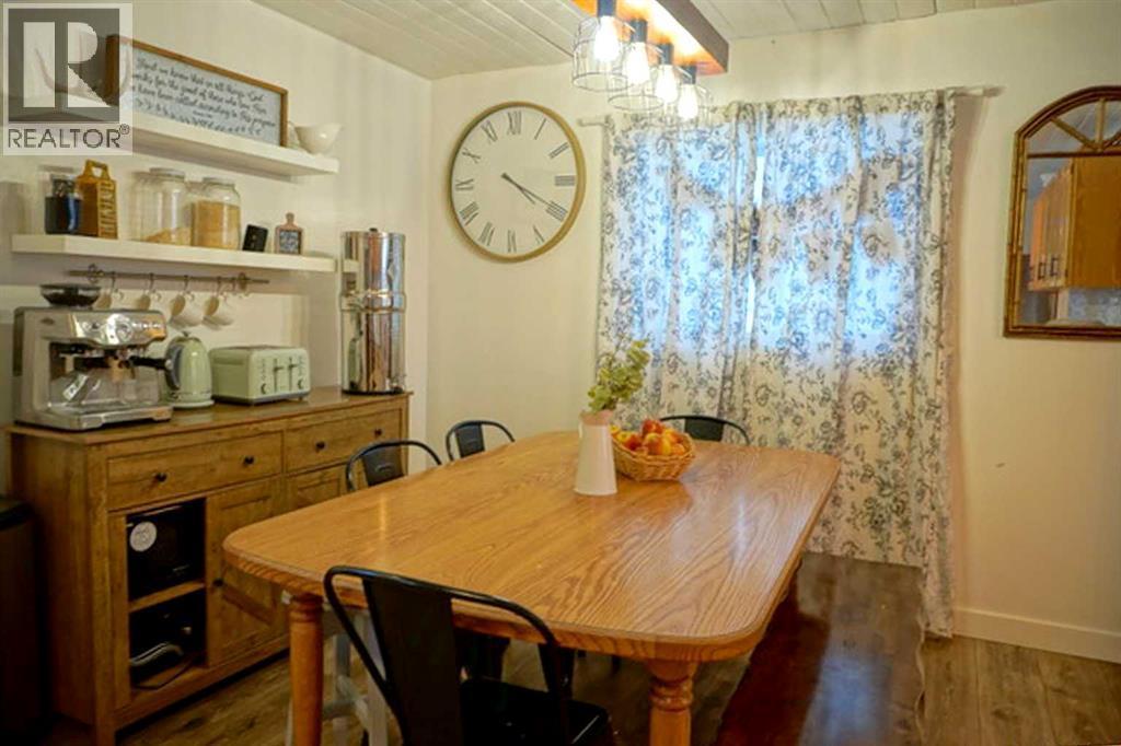 106157 Range Road 142, Rural Mackenzie County, AB - Indoor Photo Showing Dining Room