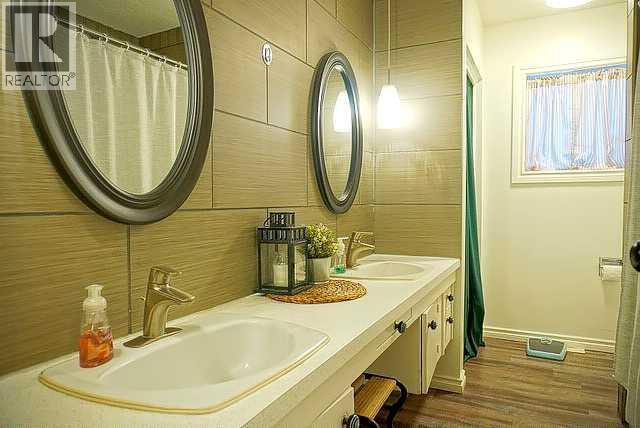 106157 Range Road 142, Rural Mackenzie County, AB - Indoor Photo Showing Bathroom