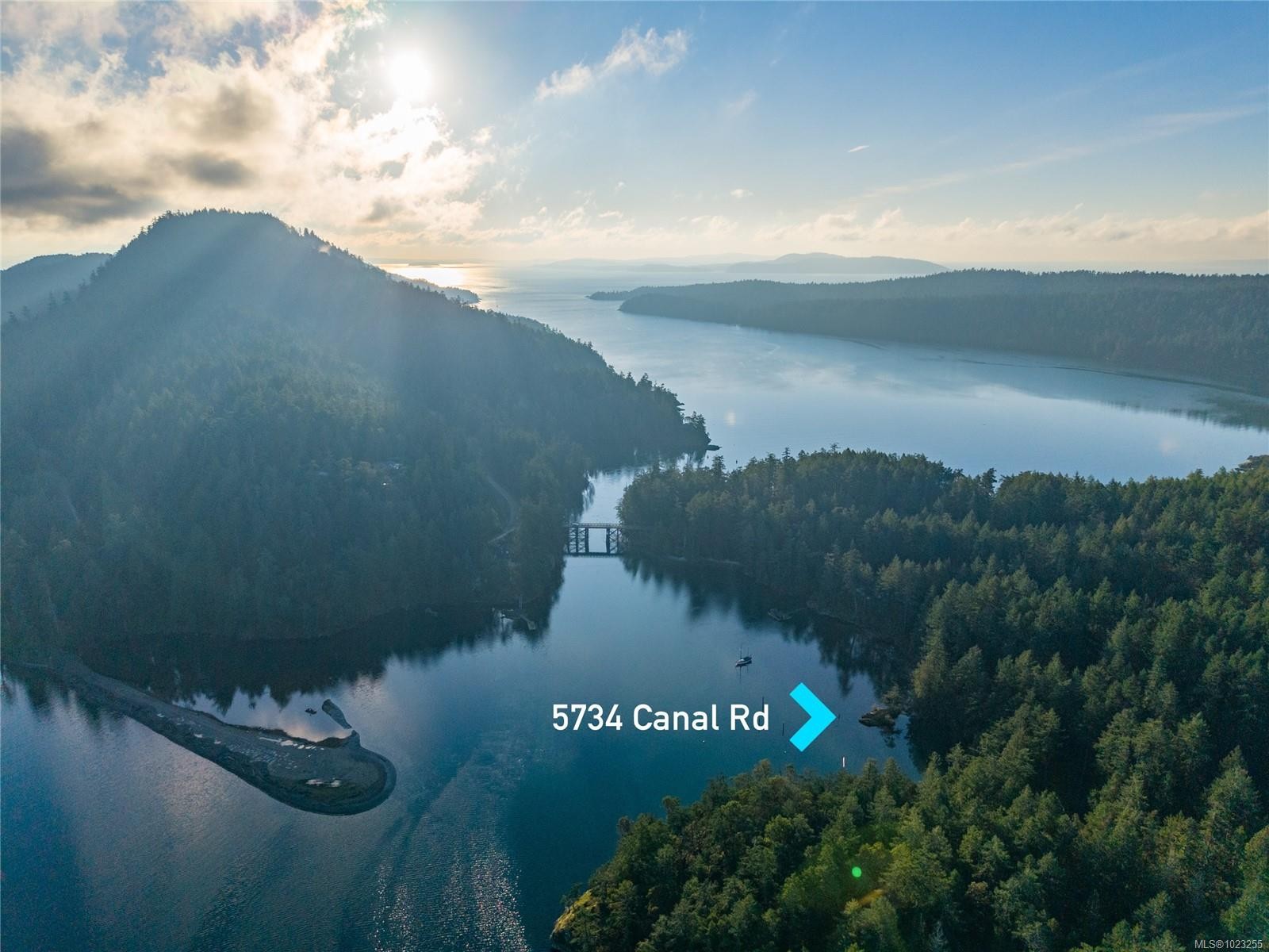 5734 Canal Rd, Pender Island, BC