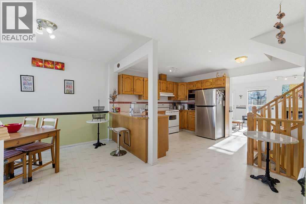 603 Citadel Terrace Nw, Calgary, AB - Indoor Photo Showing Kitchen