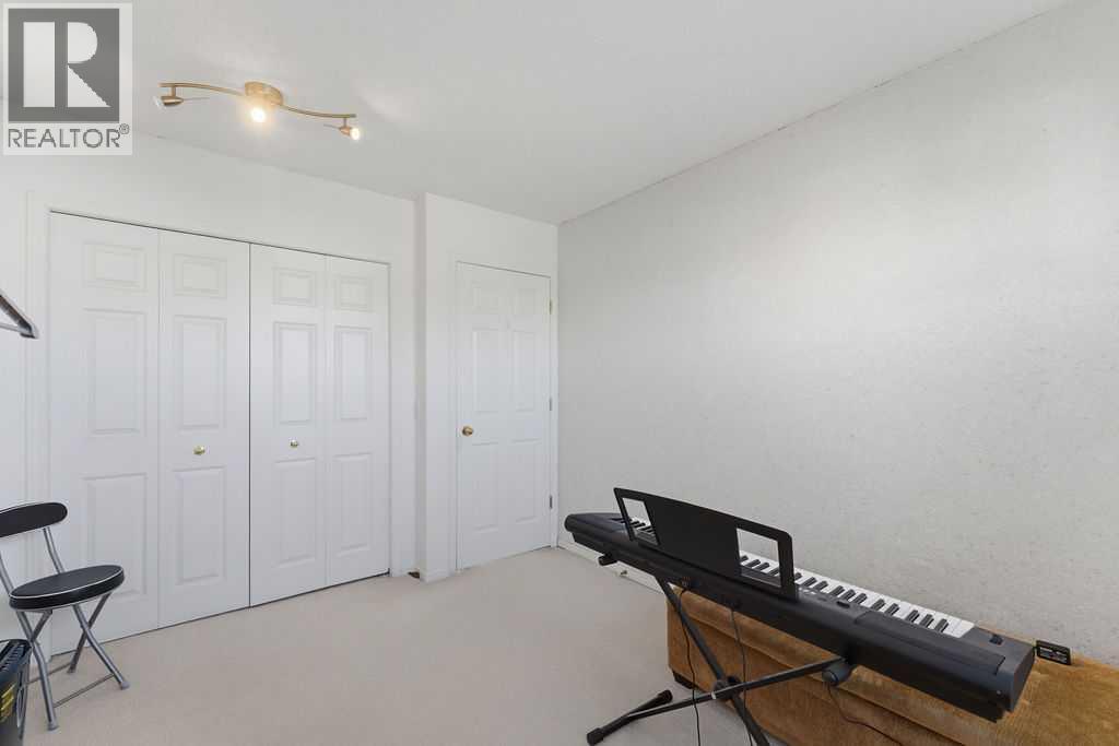 603 Citadel Terrace Nw, Calgary, AB - Indoor Photo Showing Other Room