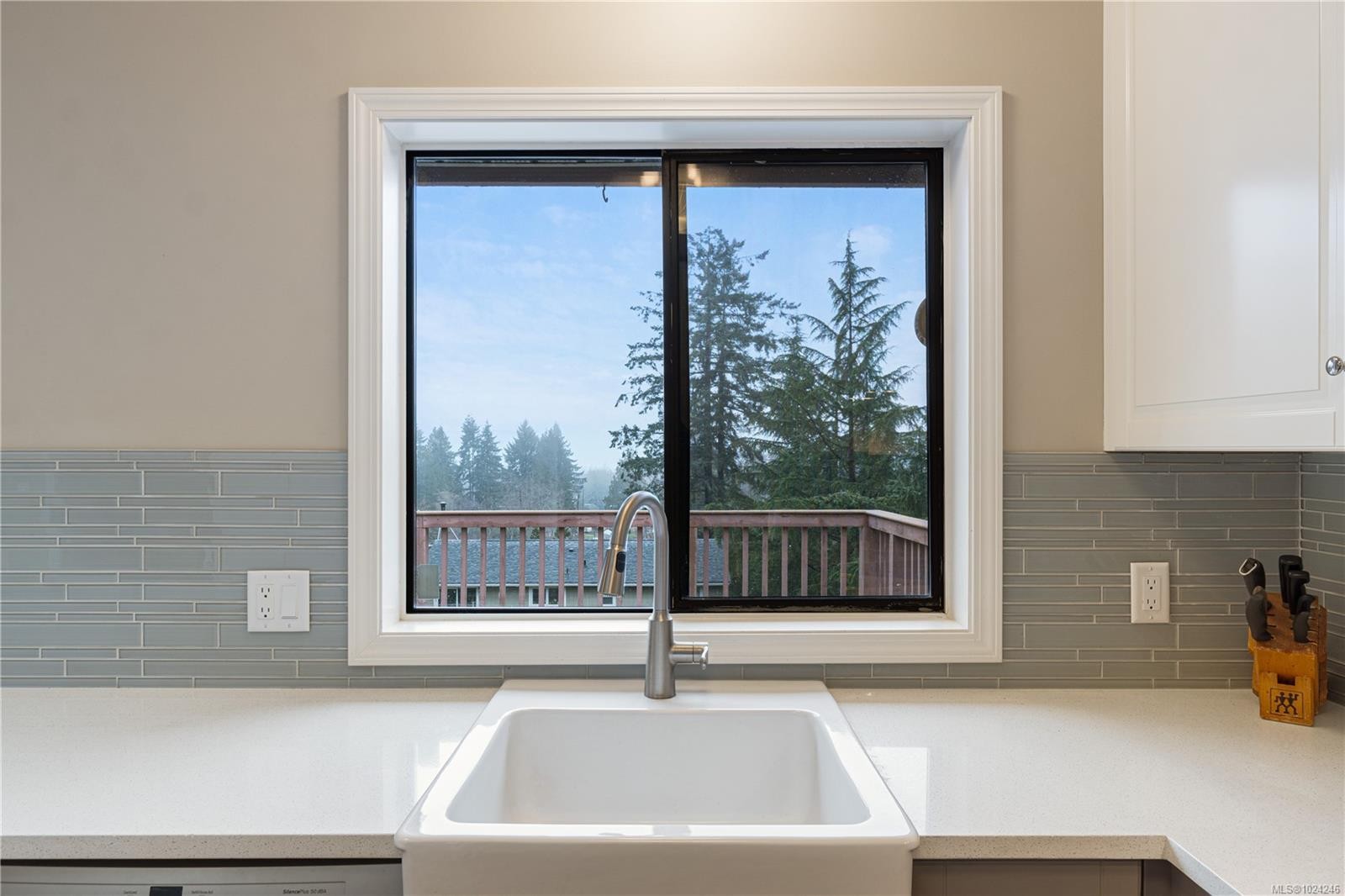 7496 Clark Cres, Lantzville, BC