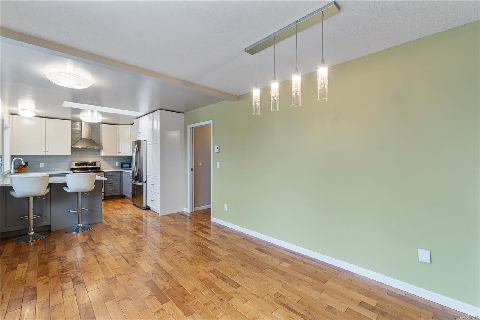 7496 Clark Cres, Lantzville, BC