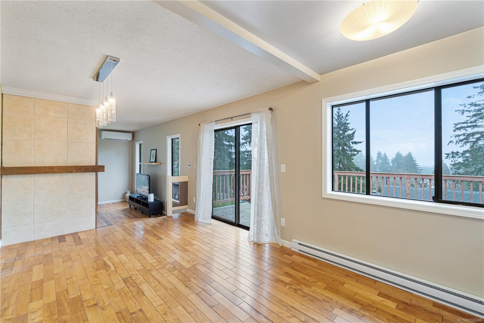 7496 Clark Cres, Lantzville, BC