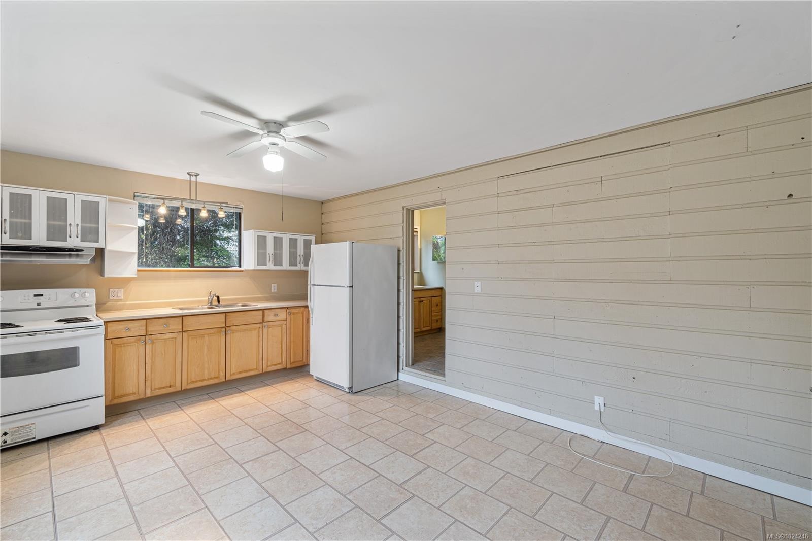 7496 Clark Cres, Lantzville, BC