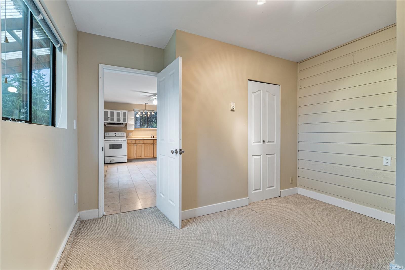 7496 Clark Cres, Lantzville, BC