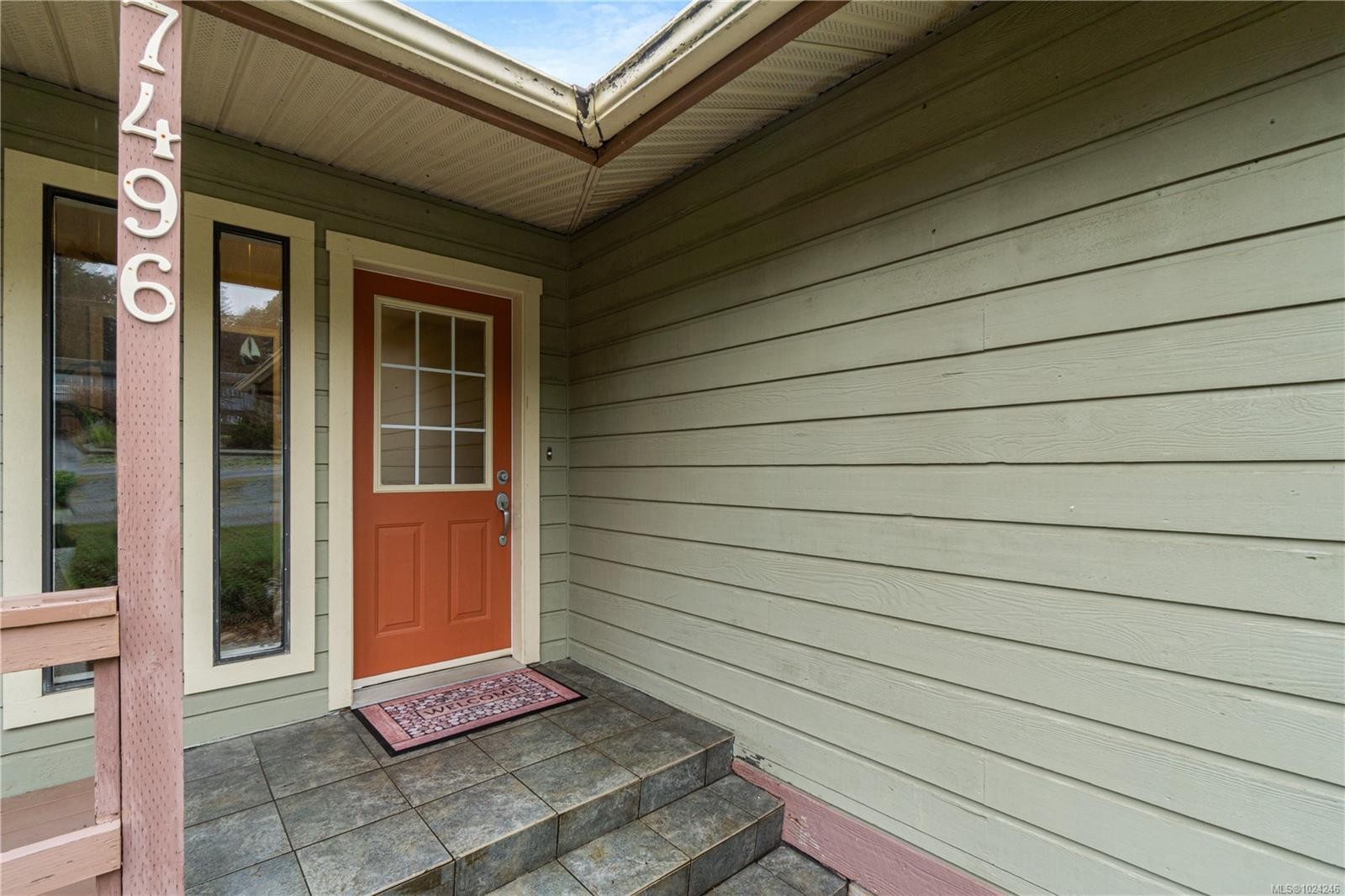 7496 Clark Cres, Lantzville, BC