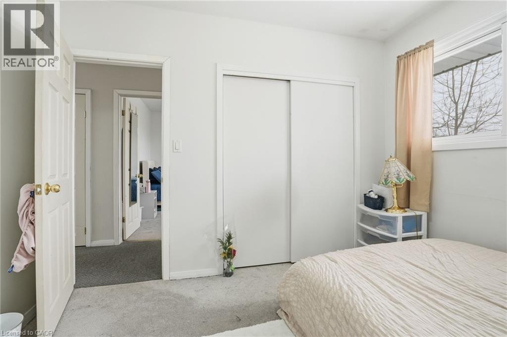2 Vera Street, St. Catharines, ON - Indoor Photo Showing Bedroom