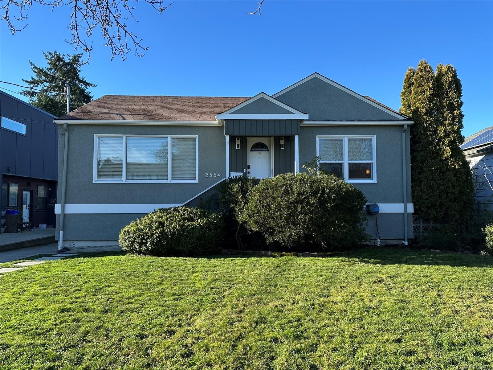 2554 Shakespeare St, Victoria, BC