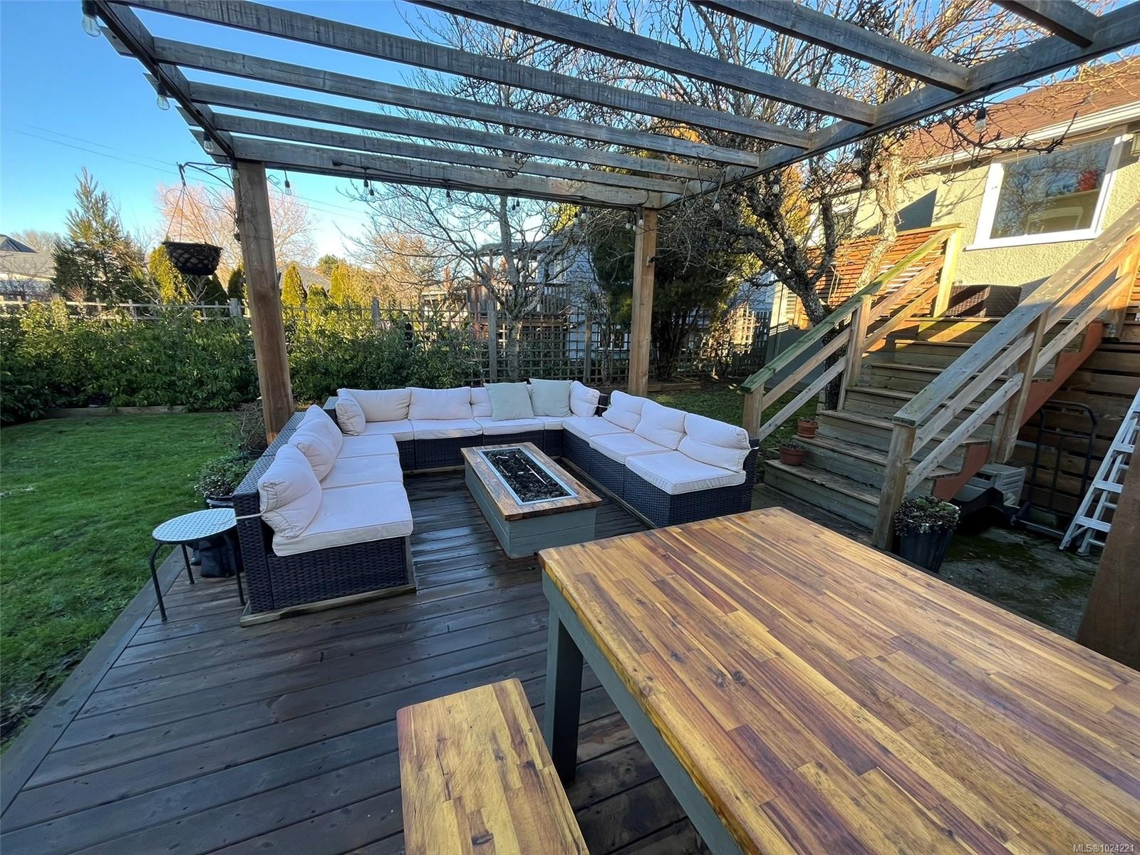 2554 Shakespeare St, Victoria, BC