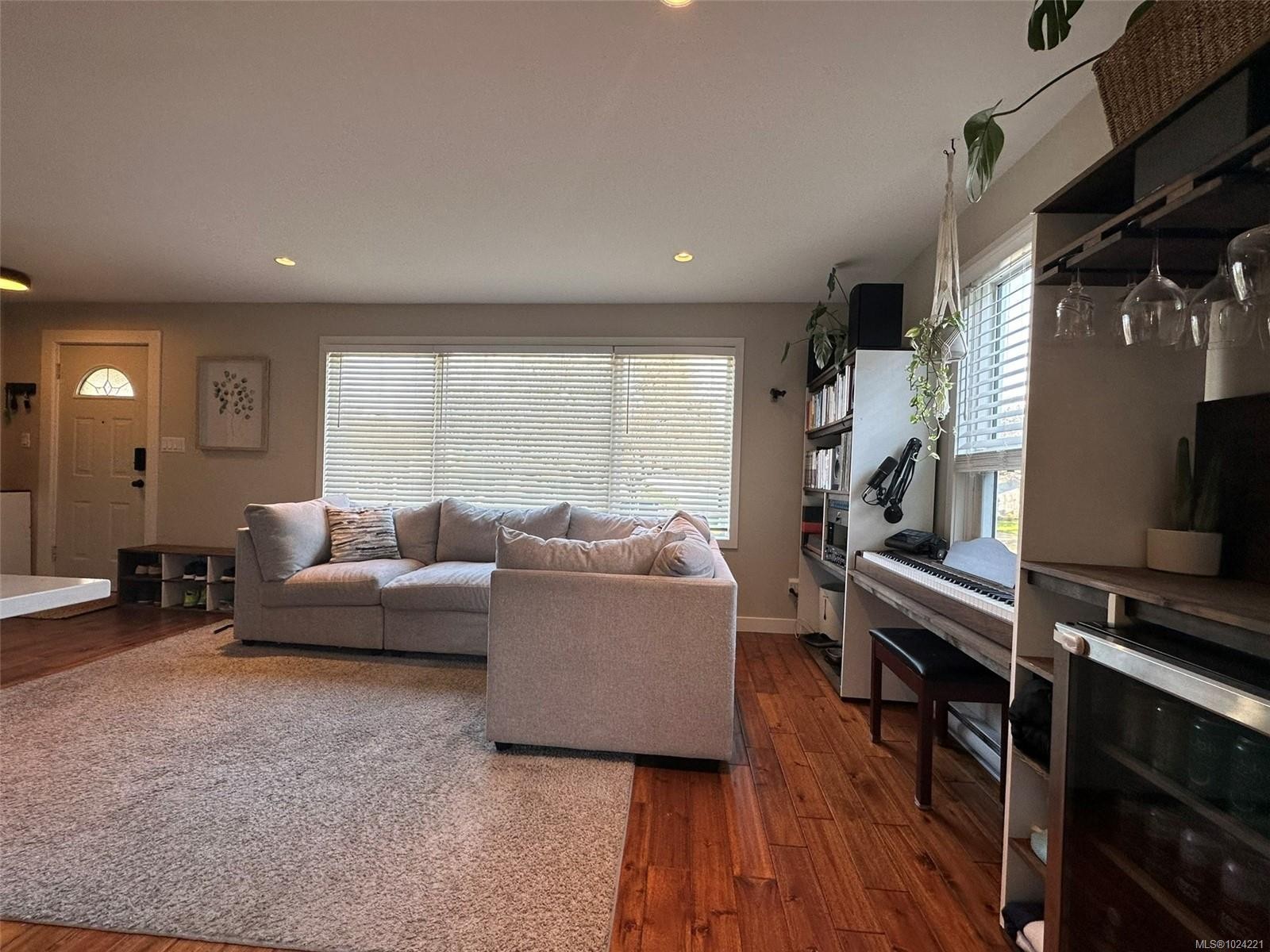 2554 Shakespeare St, Victoria, BC