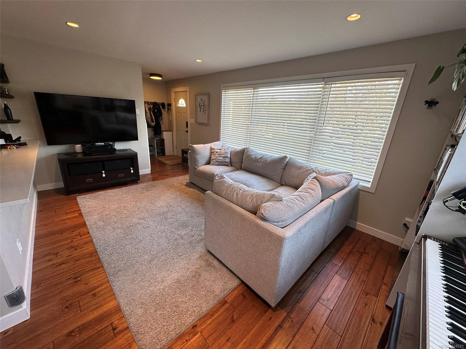 2554 Shakespeare St, Victoria, BC