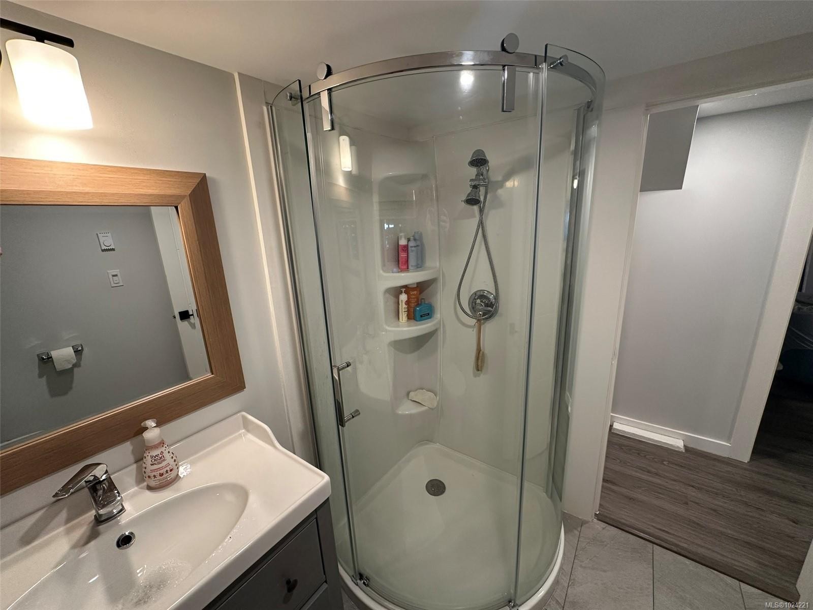 2554 Shakespeare St, Victoria, BC