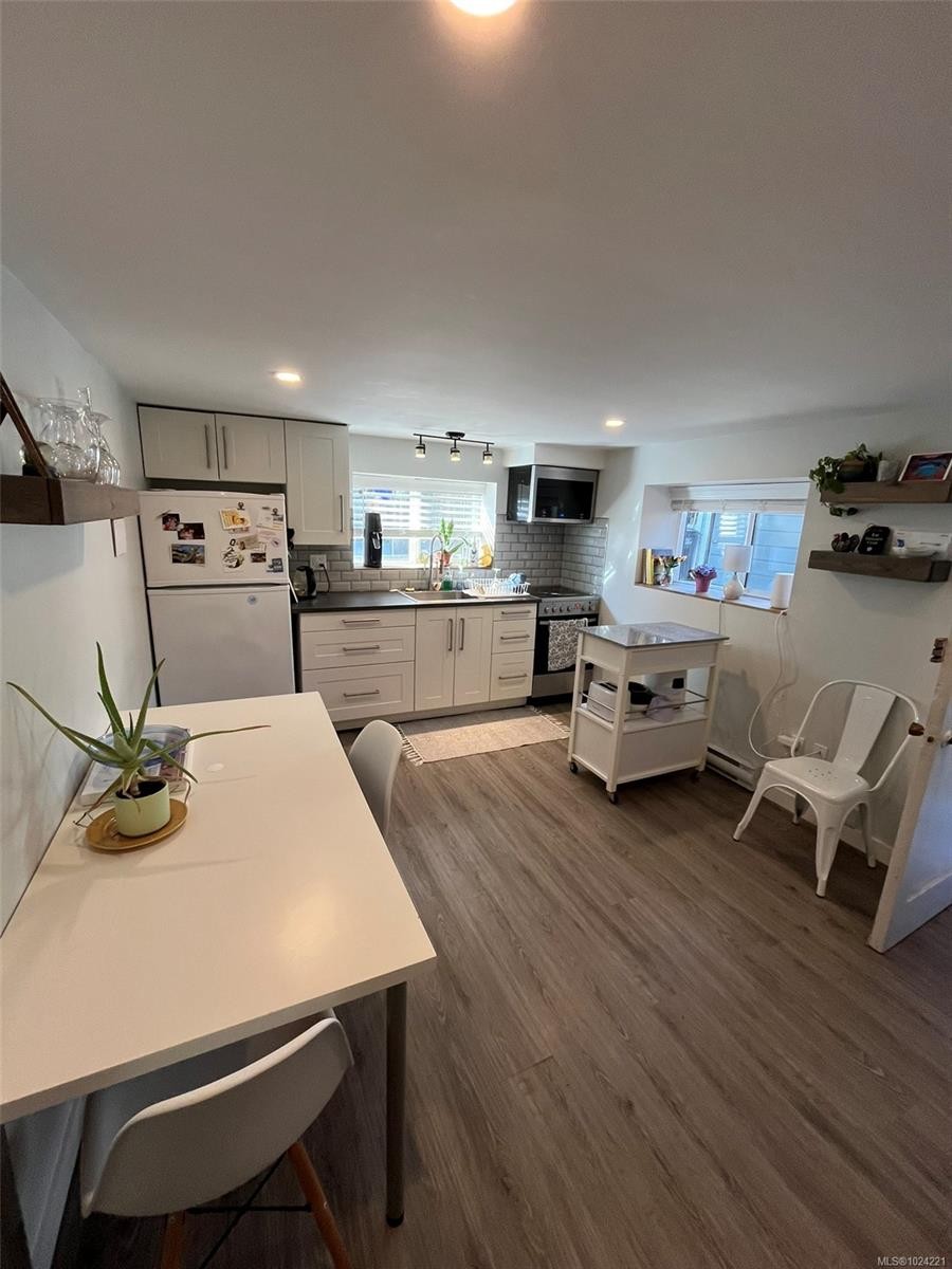 2554 Shakespeare St, Victoria, BC