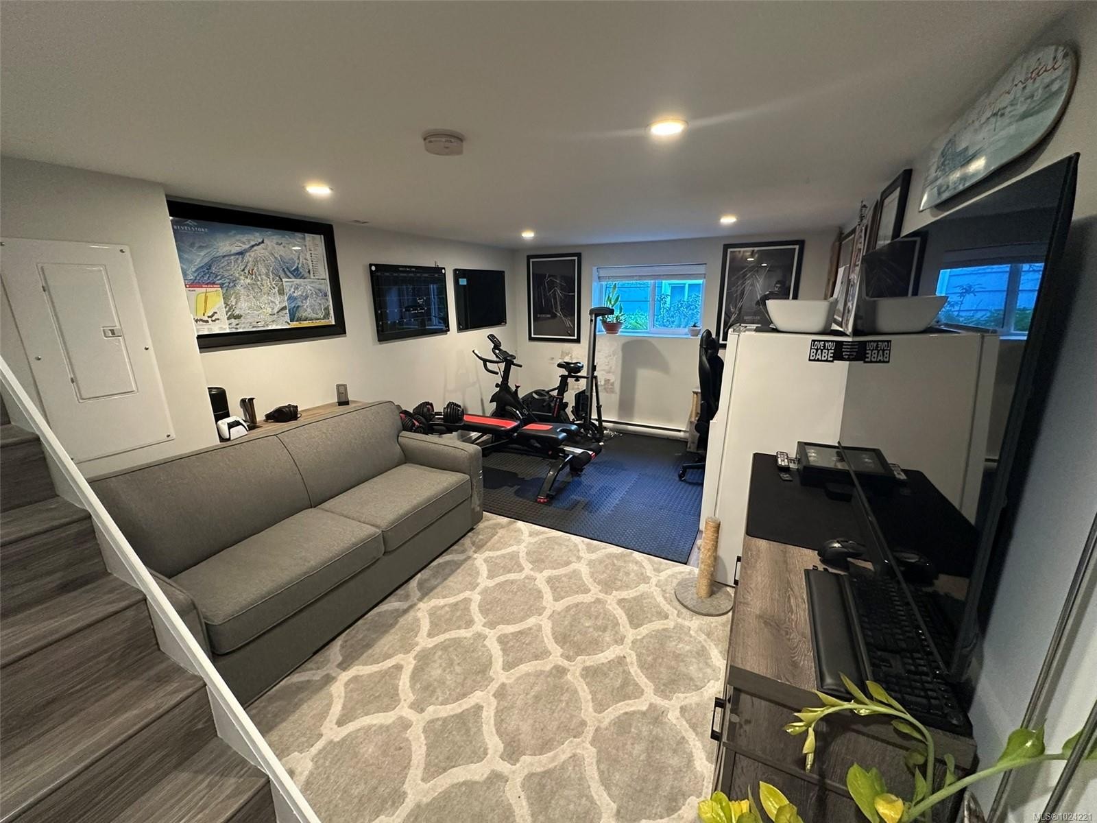 2554 Shakespeare St, Victoria, BC