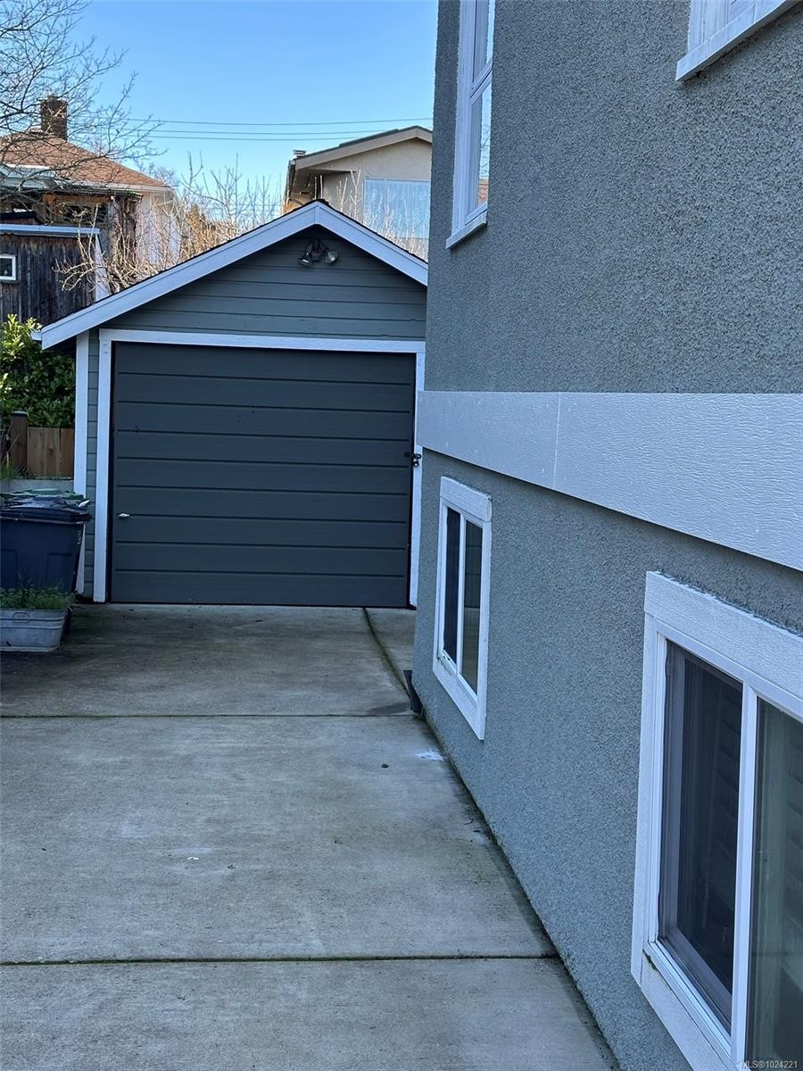 2554 Shakespeare St, Victoria, BC