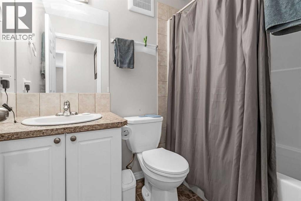 207, 1010 Railway Street, Crossfield, AB - Indoor Photo Showing Bathroom