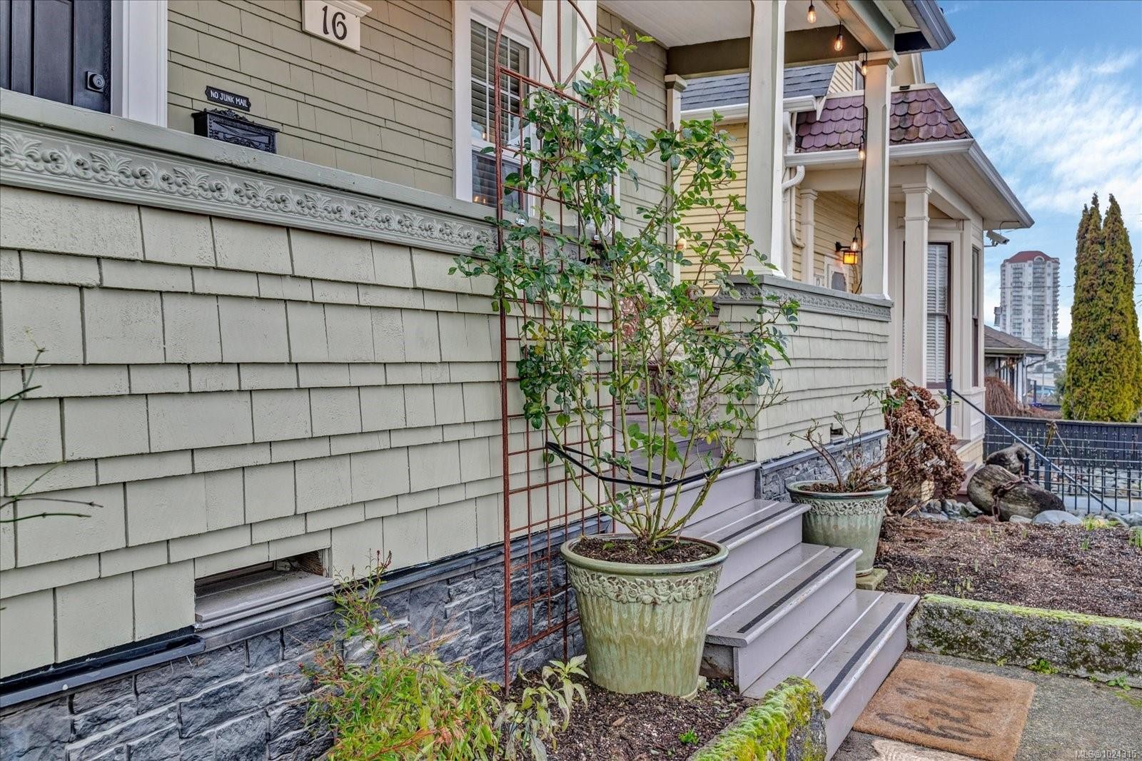 16 Irwin St, Nanaimo, BC