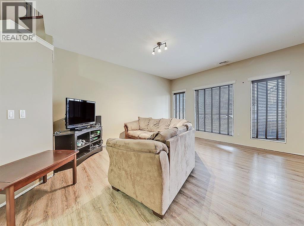 308 Lineham Acres Drive Nw, High River, AB - Indoor Photo Showing Other Room