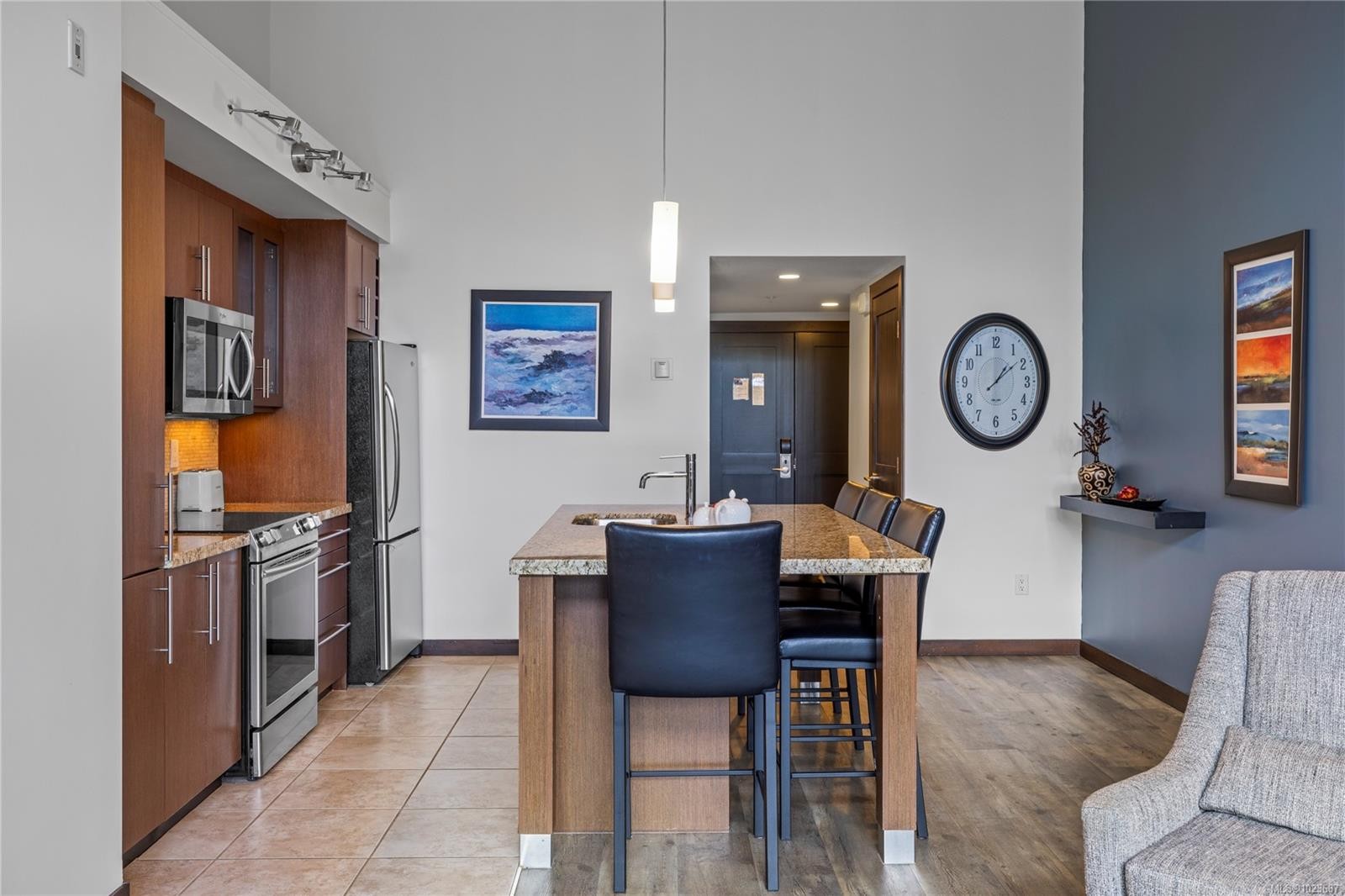 242-1175 Resort Dr, Parksville, BC - Indoor