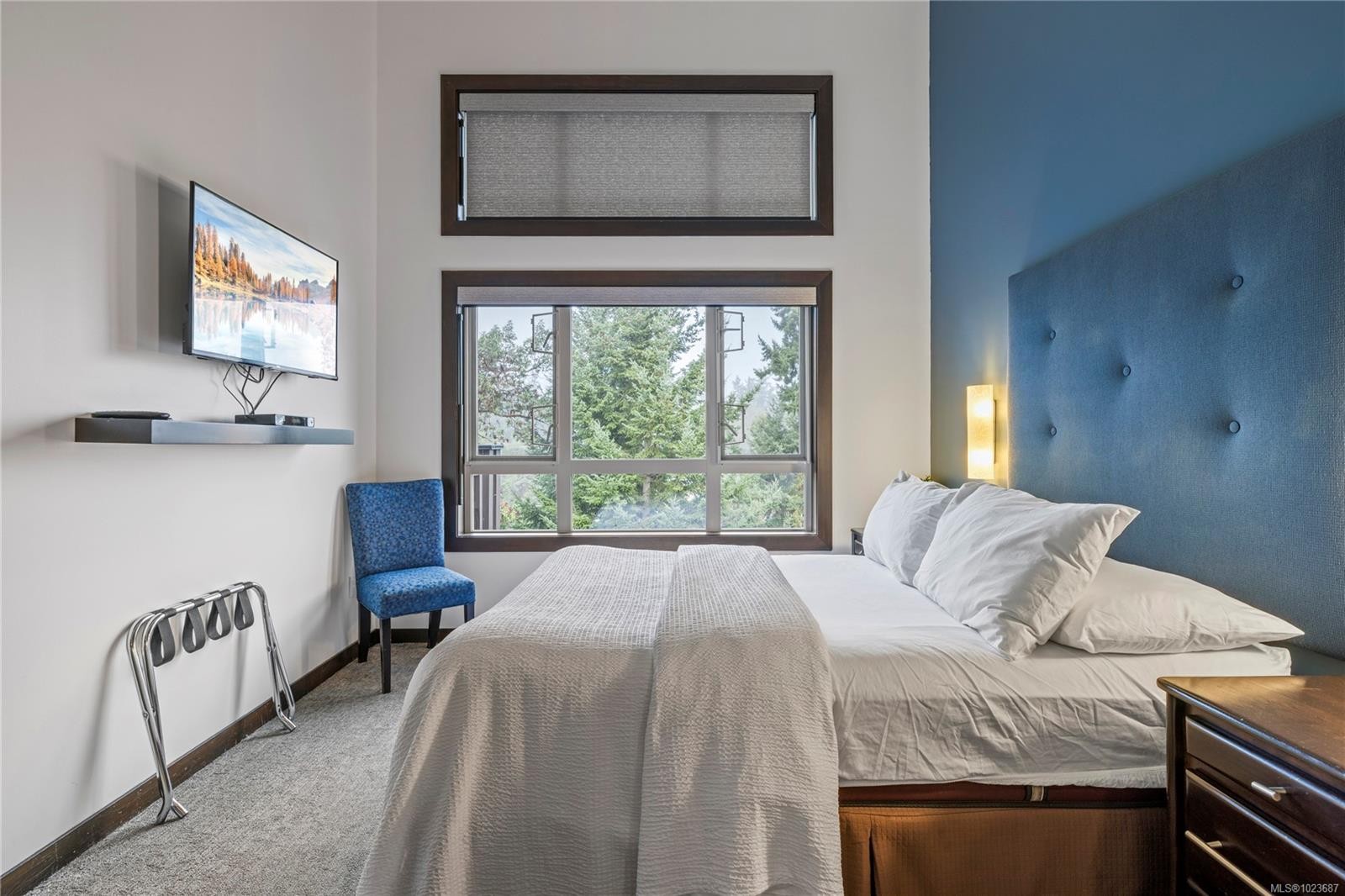 242-1175 Resort Dr, Parksville, BC - Indoor Photo Showing Bedroom