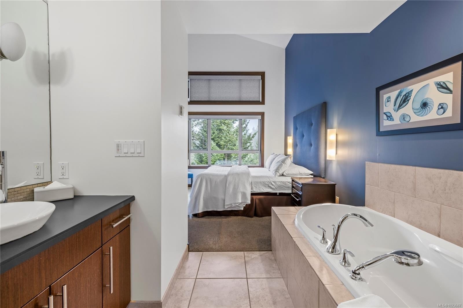 242-1175 Resort Dr, Parksville, BC - Indoor Photo Showing Bathroom