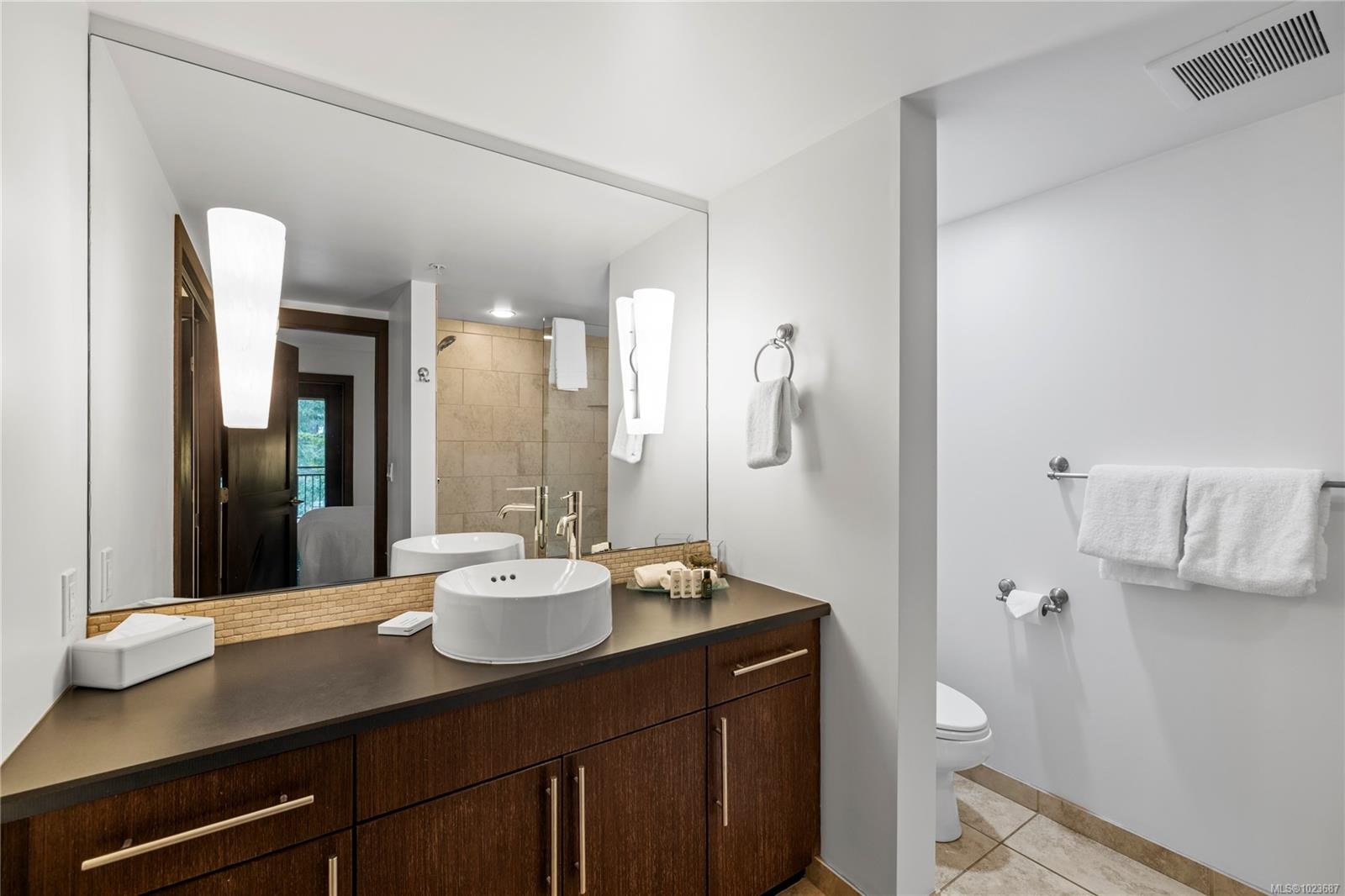 242-1175 Resort Dr, Parksville, BC - Indoor Photo Showing Bathroom