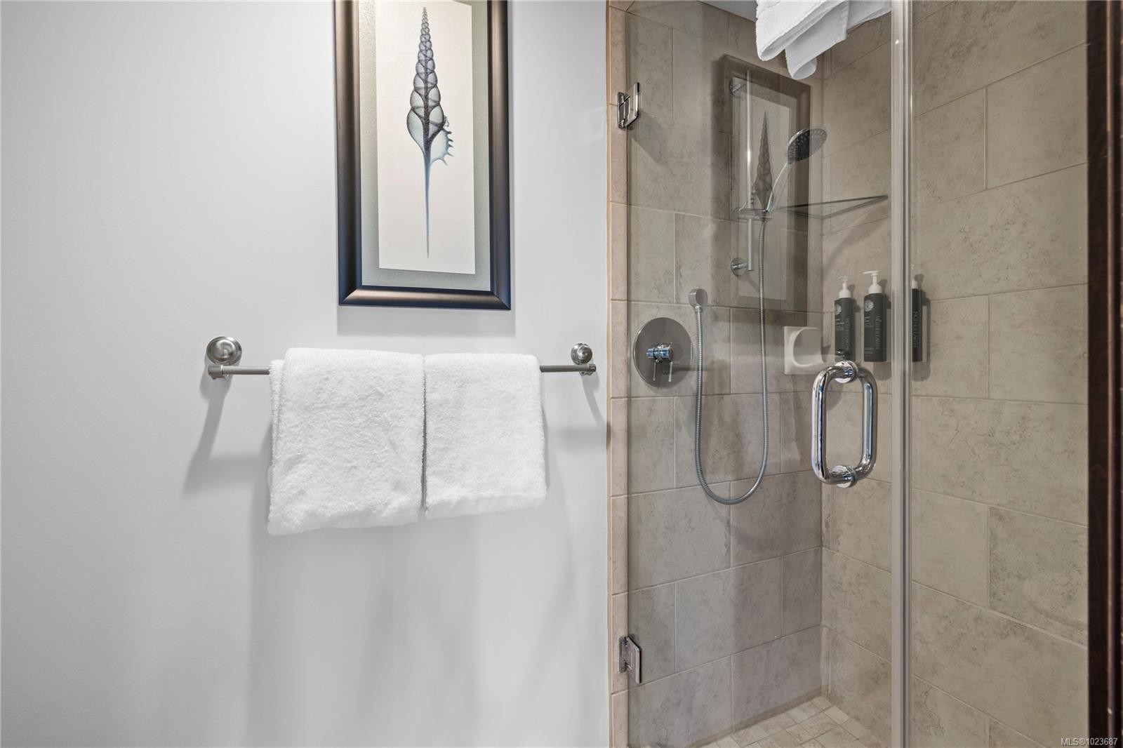 242-1175 Resort Dr, Parksville, BC - Indoor Photo Showing Bathroom