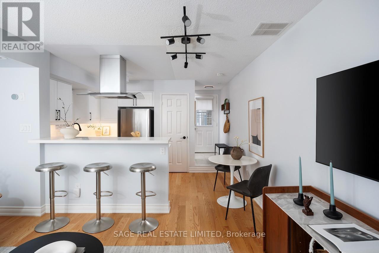 144 - 30 Merchant Lane, Toronto, ON - Indoor Photo Showing Kitchen