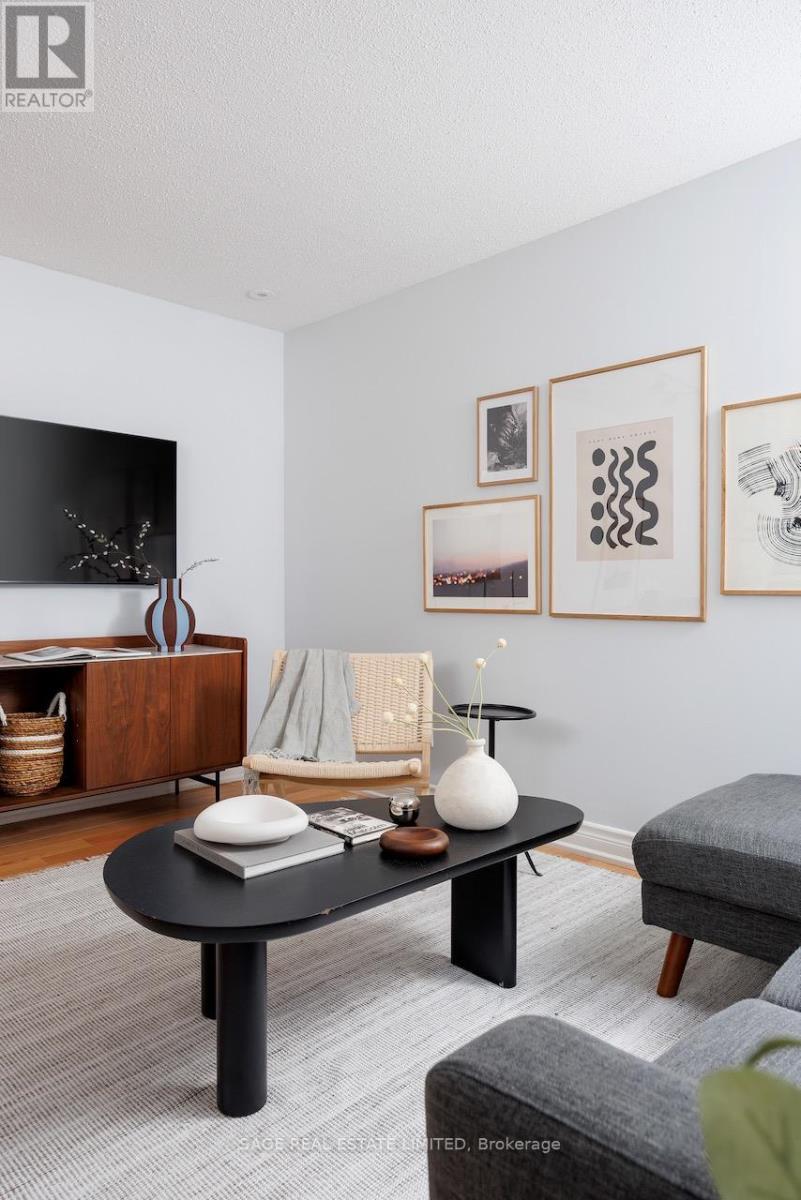 144 - 30 Merchant Lane, Toronto, ON - Indoor Photo Showing Living Room