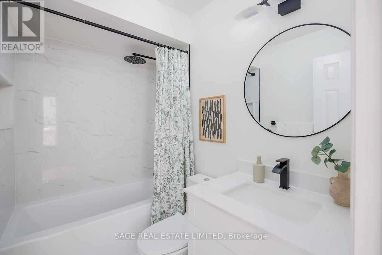 144 - 30 Merchant Lane, Toronto, ON - Indoor Photo Showing Bathroom