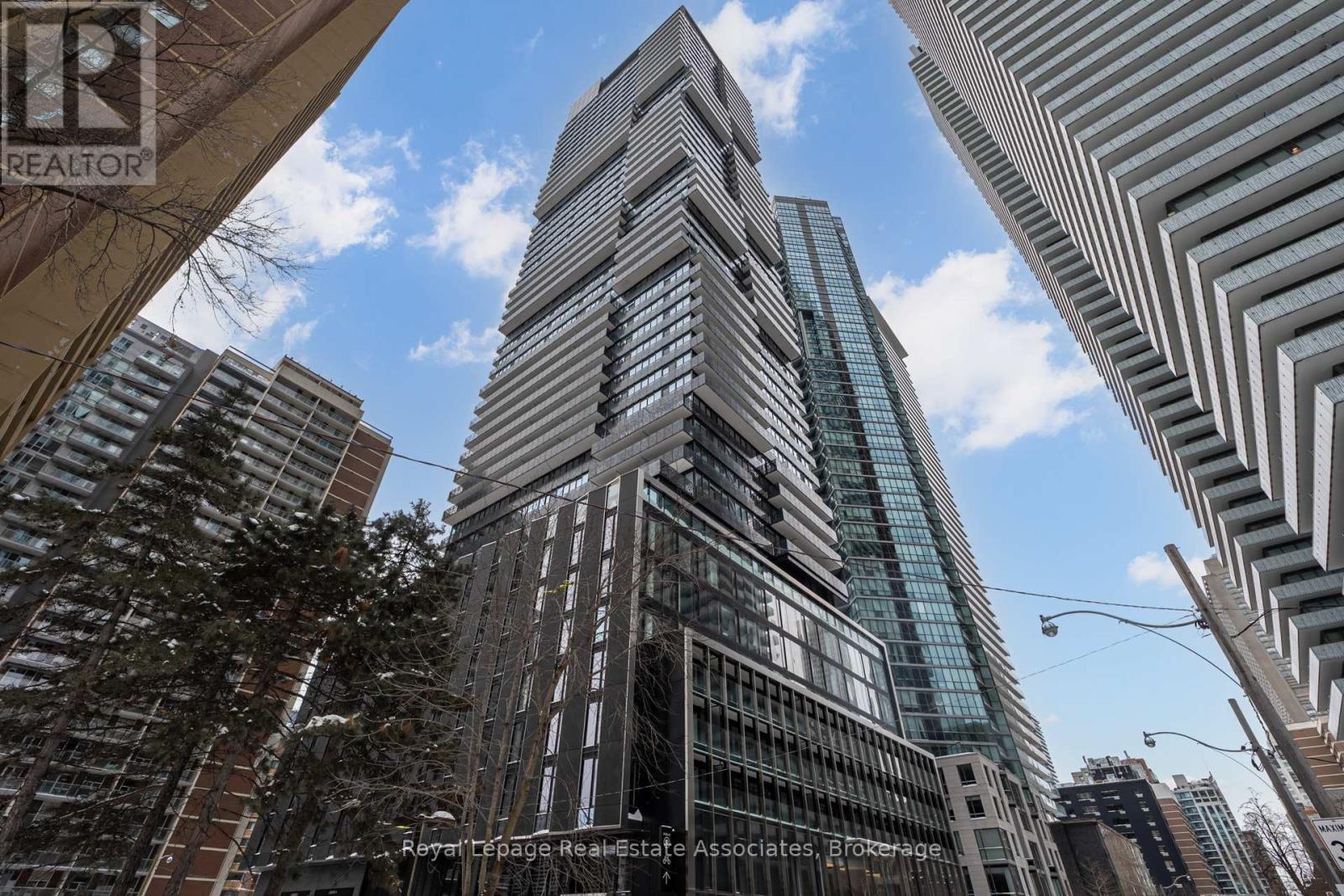 2206 - 55 Charles Street E, Toronto, ON - Outdoor With Facade