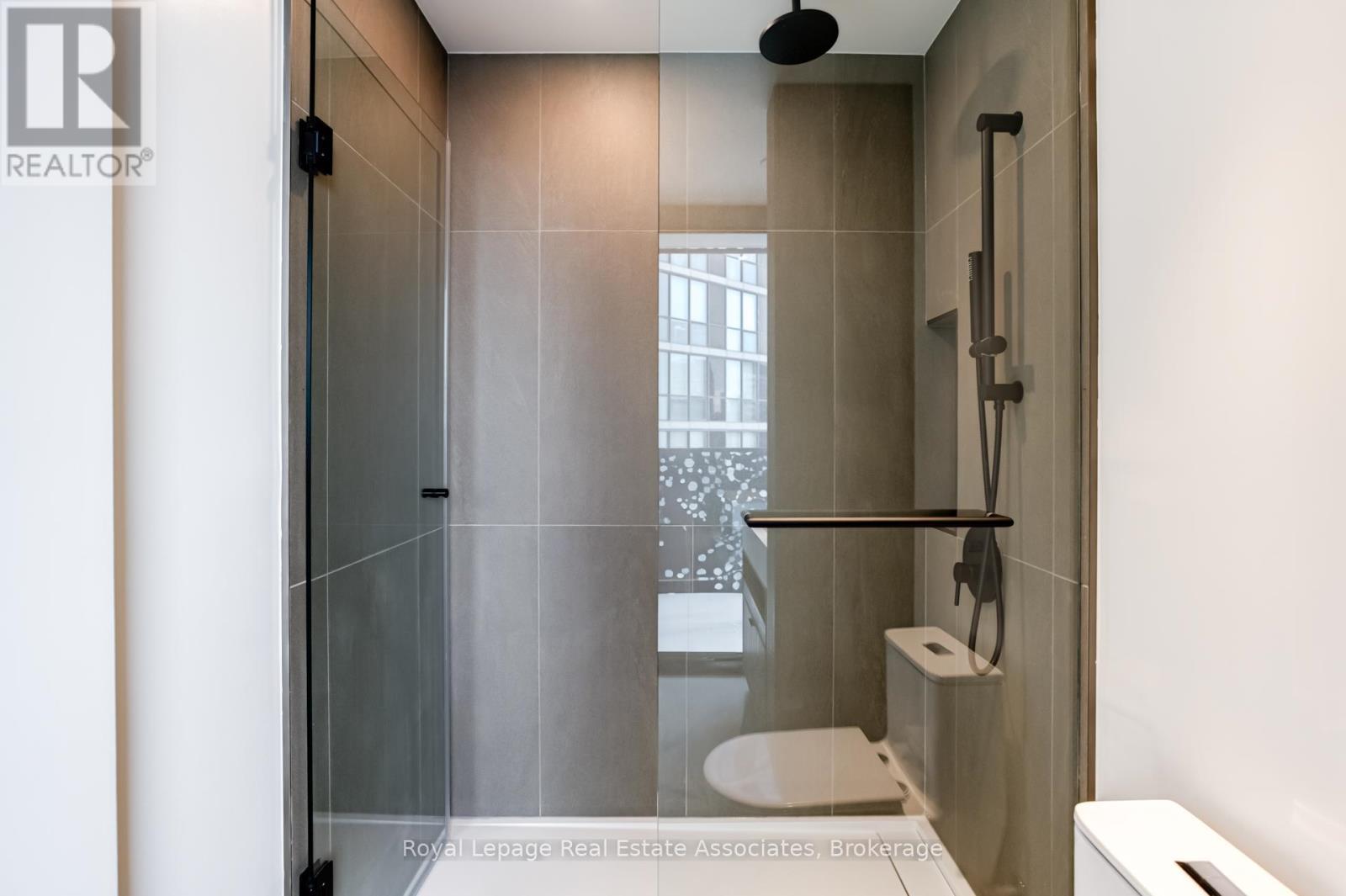 2206 - 55 Charles Street E, Toronto, ON - Indoor Photo Showing Bathroom