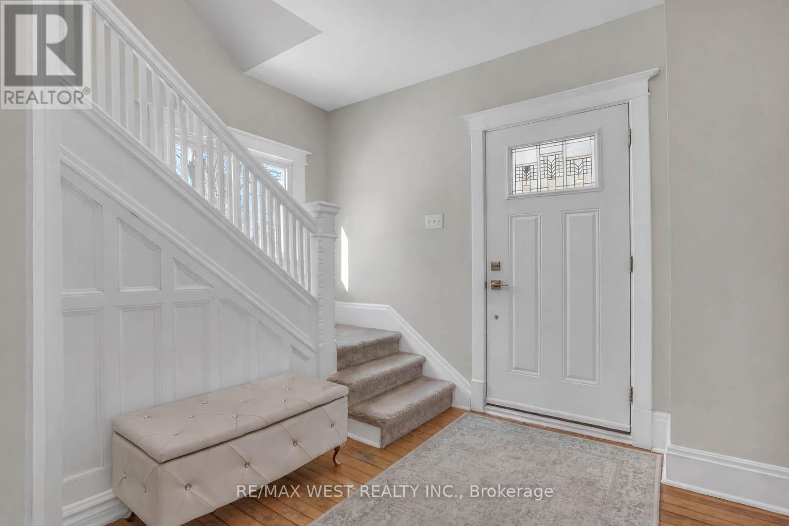 53 Metcalfe Street, Aurora, ON - Indoor Photo Showing Other Room
