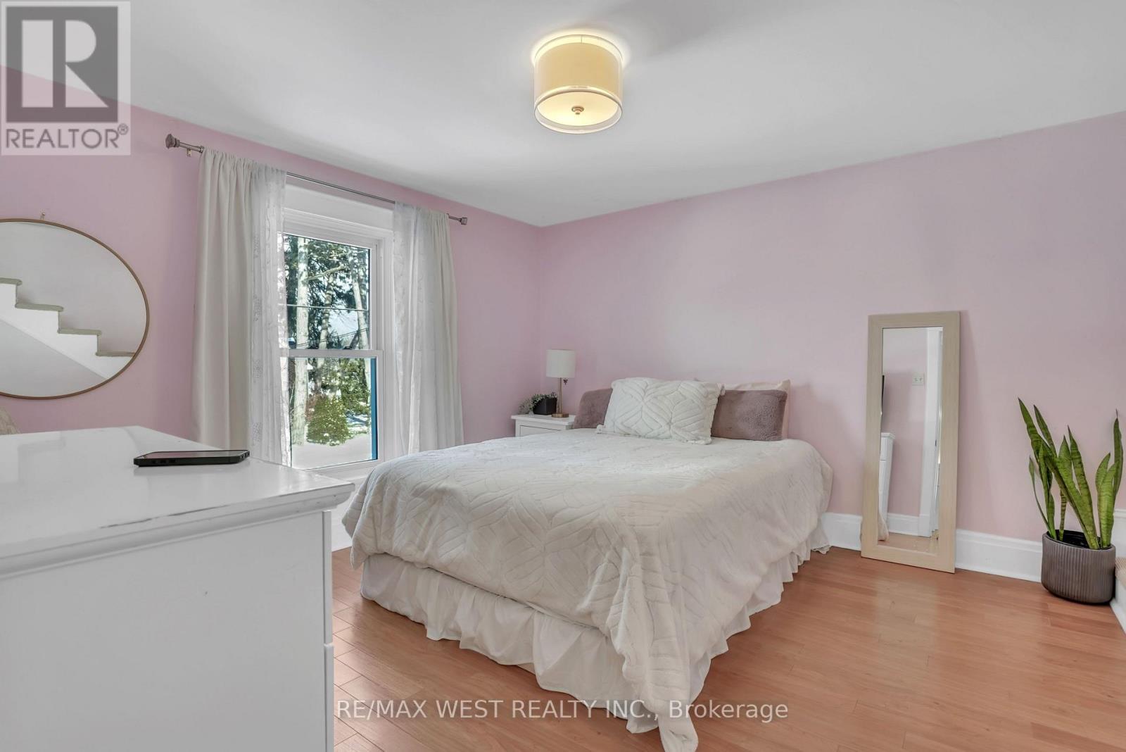 53 Metcalfe Street, Aurora, ON - Indoor Photo Showing Bedroom