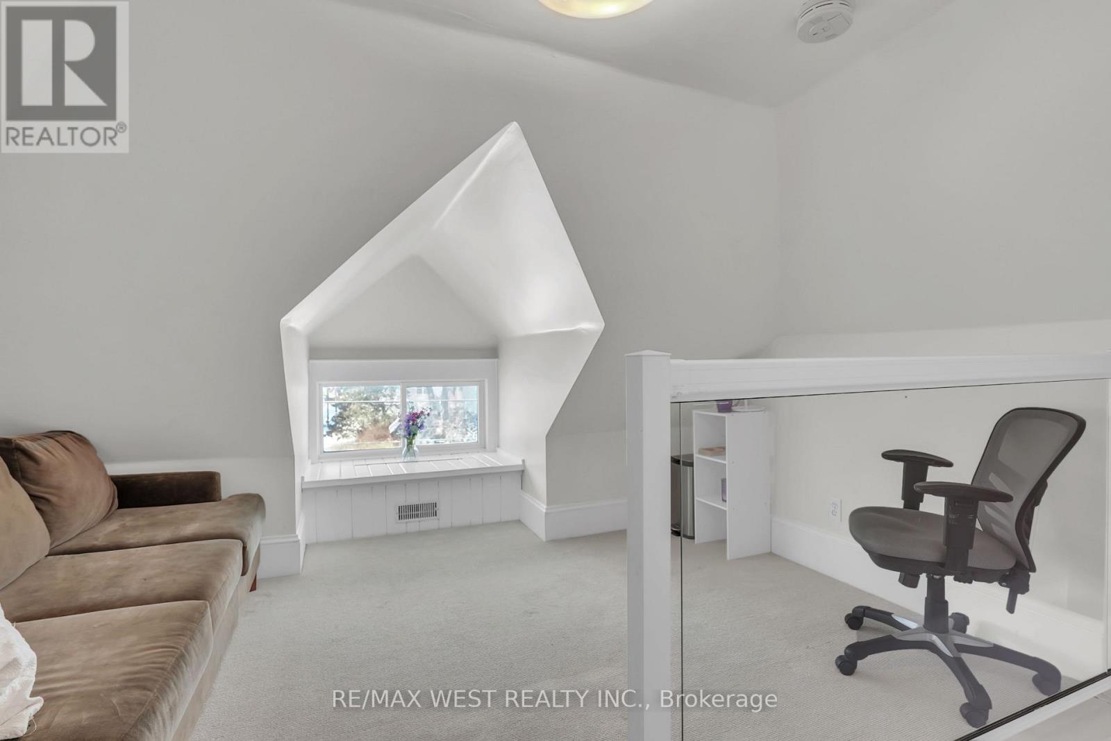 53 Metcalfe Street, Aurora, ON - Indoor Photo Showing Other Room