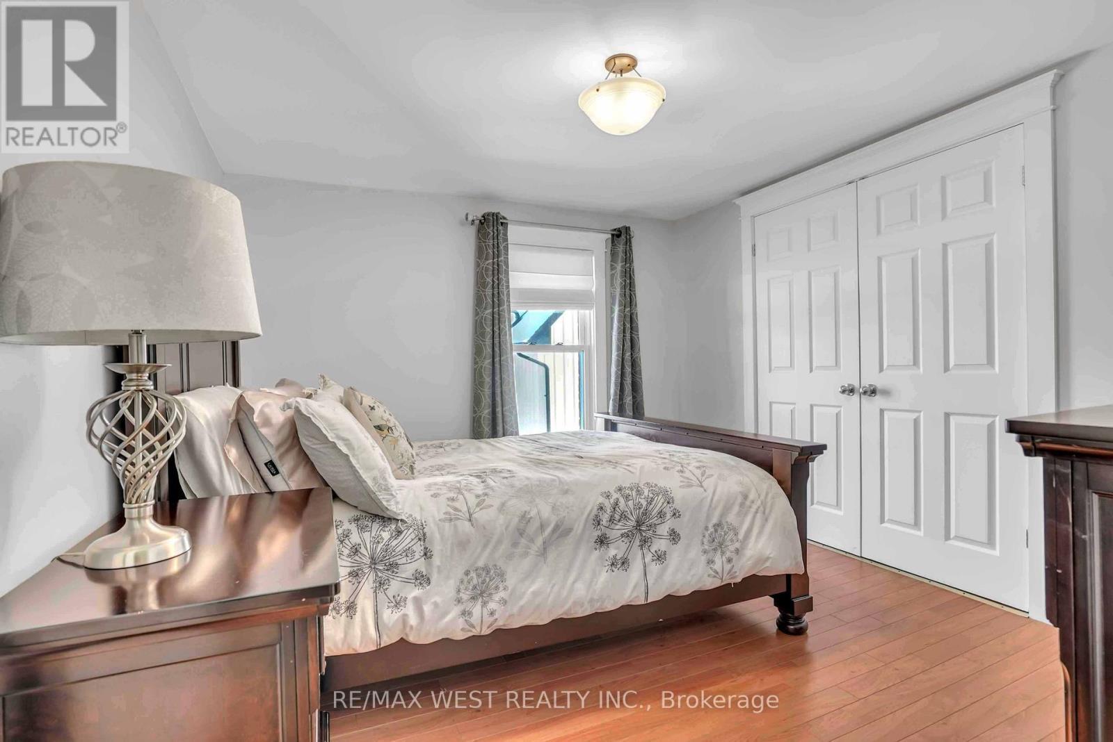 53 Metcalfe Street, Aurora, ON - Indoor Photo Showing Bedroom